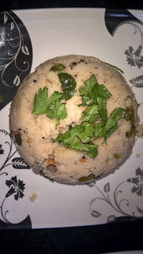 Sooji (Rava) Upma Rava Upma Recipe, Rava Upma, Watermelon Nutrition Facts, Broccoli Nutrition, Upma Recipe, Precision Nutrition, Nutrition Chart, Nutrition Course, Indian Dessert