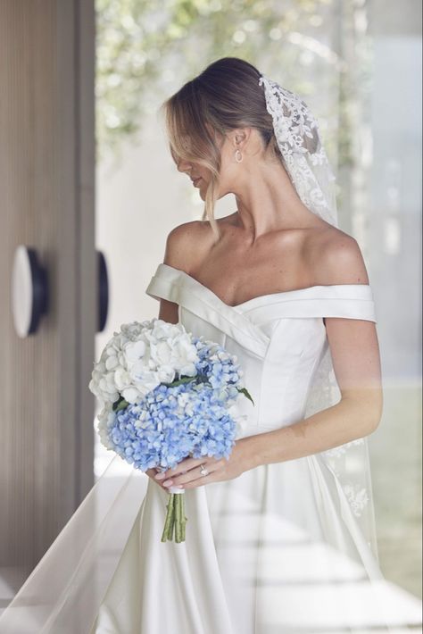 Bridal Bouquet With Blue Hydrangeas, Hydrengas Bouquet Ideas, Blue Flower Bouquet Wedding Hydrangeas, Simple Beach Wedding Bouquet Blue Hydrangea, Hydrangea Only Bouquet, Hydrangea Bridal Bouquet Budget-bride.shop, Hydrangea Bridesmaid Bouquet, Hydrangea Bridal Bouquet, Brooke Hogan