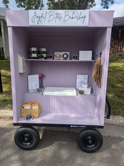 Micro Bakery Stand, Farmers Market Cart, Micro Bakery Porch Pickup, Bakery Cart Ideas, Roadside Bakery Stand, Micro Bakery Ideas, Road Side Stand Ideas, Pop Up Bakery Display Ideas, Bakery Cart