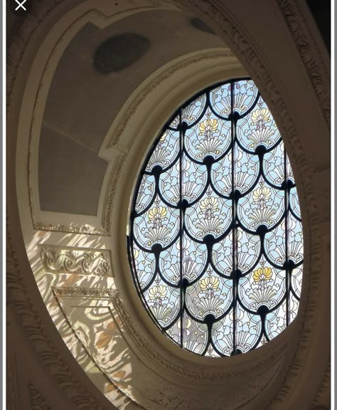 زجاج ملون, Round Window, Dream House Decor, Stained Glass Windows, Dream Home Design, House Inspiration, My Dream Home, Future House, Glass Window