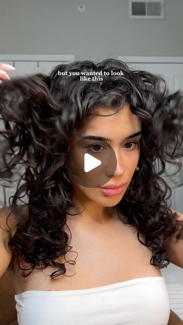 Hira on Instagram: "“Just wet it” yeahh right.. #curlyhairroutine #definedcurls #frizzyorcurlyhair #denmanbrush #frizzyhairtips" Curly Wet Hair Look, Frizzy Hair Hairstyles, Wet Hairstyles, Fizzy Hair, Frizzy Hair Tips, Defined Curls, Curly Hair Routine, Frizzy Hair, Short Hair Haircuts