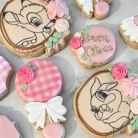 Bambi Cookies Decorated, Bambi Cookies, Eddie Printer, Alice Disney, Disney Candy, Bambi Baby, Disney Cookies, Bakery Ideas, Fun Crafts To Do