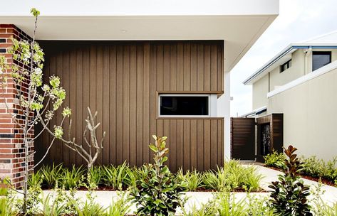 Wall Cladding - New Tech Wood Siding Ideas Exterior, External Wall Cladding, Composite Siding, Siding Ideas, Color Castaño, Deck Framing, Composite Cladding, Exterior Wall Cladding, Led Deck Lighting