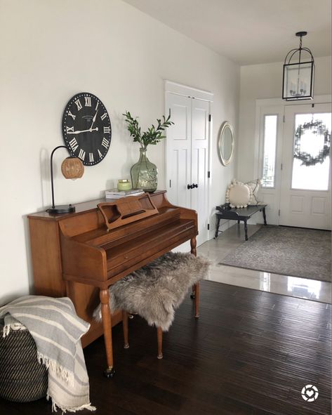 Entry way and piano styling Upright Piano Entryway, Piano Area Decor, Piano In Entryway, Living Room Decor With Piano, Piano Entryway, Piano Styling, Farmhouse Mantel Decor, Dark Green Living Room, Piano Lamp