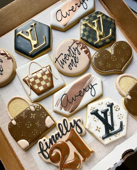 Louis Vuitton Cookies, Designer Cookies, Shoe Cakes, 45th Birthday, Designer Labels, Clay Flower, Cute Cookies, Icing Cookies, Fun Cookies