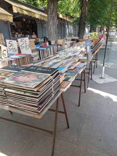 Madrid Books Aesthetic Retiro Madrid Student Life, Madrid Market, Reading Park, Spring Feed, Madrid Aesthetic, Aesthetic Artsy, Happy Minds, Books Aesthetic, A Whole New World