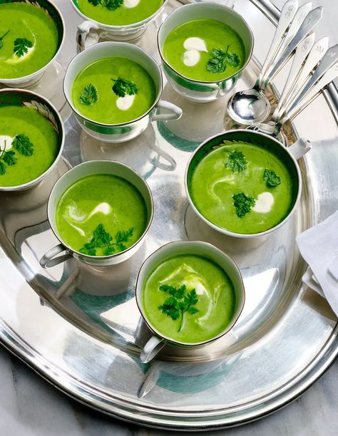 Cold Soup Recipes Summer, Leeks And Potatoes, April Recipes, Summer Soup Recipes, Cold Soup Recipes, Lemon Soup, Chilled Soup, Healthy Appetizer, Spring Peas