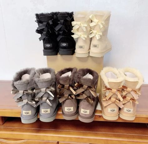 Uggs With Bows At The Back, Uggs Bow, Bow Uggs, Cute Uggs, Uggs With Bows, Pretty Sneakers, Trendy Shoes Sneakers, Shoe Nails, Pretty Shoes Sneakers