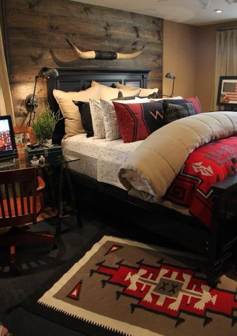 Master Bedroom Longways Western Bedrooms, Bedroom Eclectic, Western Bedroom, Small Bedrooms, Eclectic Bedroom, Western Homes, Bedroom Retreat, Trends 2023, Bedroom House