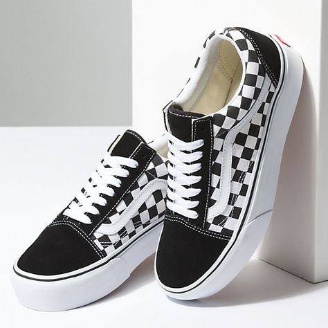 Vans Wallpaper, Vans Shoes Fashion, Vans Shoes Women, Mens Vans Shoes, Old Skool Platform, Cute Vans, Creepy Kids, Shoes For School, Tenis Vans