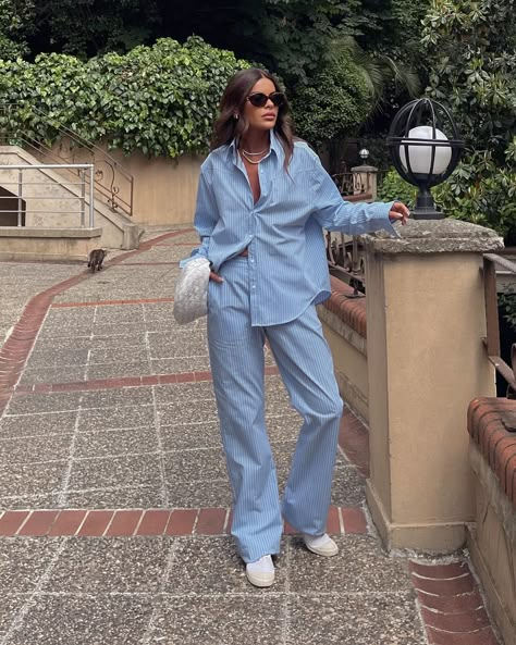 💙#reklam | Instagram Women Pant Suit, Summer Fits Aesthetic, Italian Summer Outfits, Striped Pant, European Summer Outfits, Fits Aesthetic, Stripe Outfits, Pantsuits For Women, Pant Suit