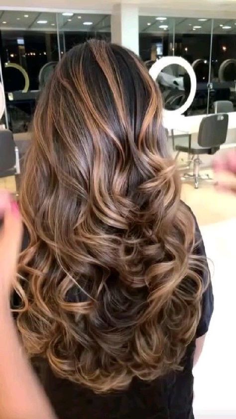 Brown Balayage Caramel, Hazelnut Highlights, Hair Highlights Brown, Balayage Hair Highlights, Brown Brunette Hair, Brown Balayage Hair, Balayage Hair Ideas, Sunkissed Hair Brunette, Sunkissed Hair