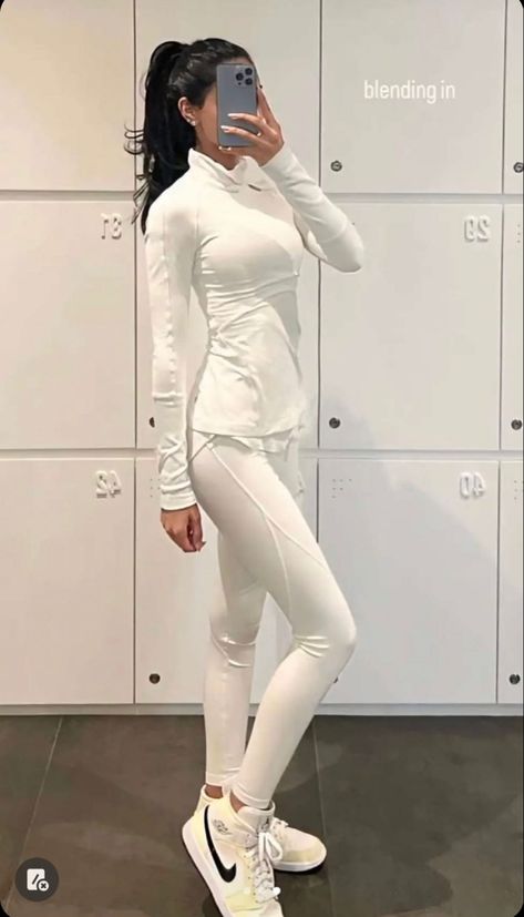 Stylish Gym Outfits, Gymwear Outfits, Fitness Wear Outfits, Fitness Inspiration Body, Fashion Capsule, Fashionista Clothes, Gym Style, Fashion Mistakes, Sporty Outfits