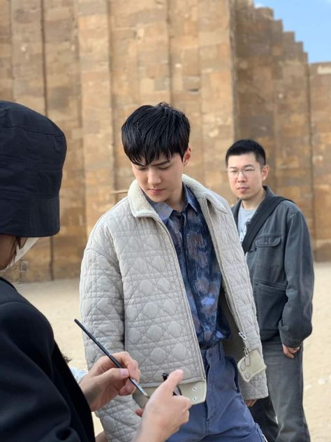 I saw sehun on Twitter: "We contacted a person who was with Sehun in Egypt, and he gave us these photos. He said that Sehun is a very quiet person, very shy, very respectful,Very professional,and made it easy for them to finish the photo shoot. eunwo was very supportive of him to overcome his shyness 😭 https://t.co/kd4u8jkT2f" / Twitter E H, Quiet Person, Asian Male Model, Song Wei Long, Xiu Min, Dark Anime Guys, Kim Jongdae, H U, Exo Members