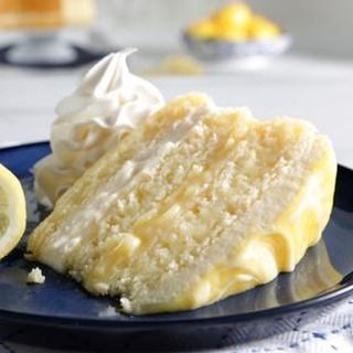 Lemon Cake With Lemon Filling, Cake With Lemon Filling, Moist Lemon Cake, Lemon Layer Cakes, Cake Filling, Lemon Cake Recipe, Lemon Filling, Butter Frosting, Lemon Butter