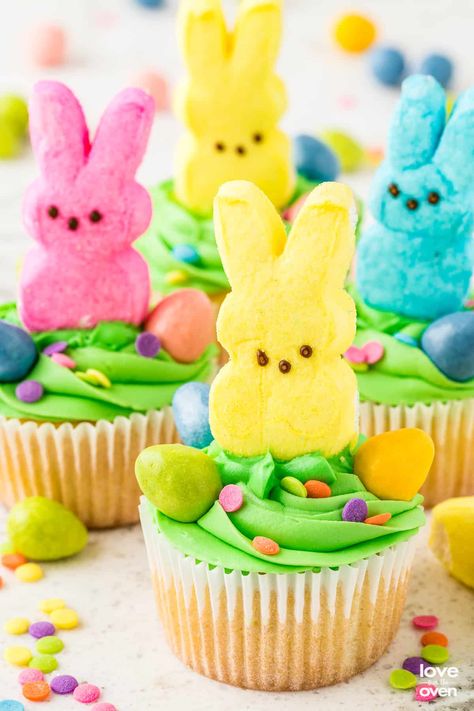 Peeps Cupcakes, Easter Cupcake Ideas, Peeps Dessert, Easter Brownies, Peeps Cake, Easter Beagle, Easter Cooking, Easter Marshmallow, Homemade Buttercream