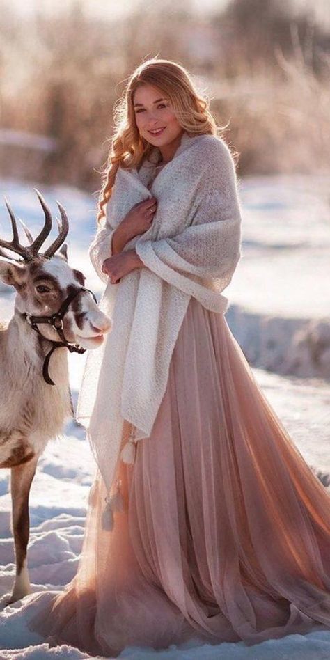 Winter Wedding Dress With Cape, Non White Winter Wedding Dress, Winter Wedding Dress With Shawl, Rustic Winter Wedding Dress, Vintage Winter Wedding Dress, Winter Wedding Jacket Brides, Outdoor Winter Wedding Dress, Winter Mountain Wedding Dress, Winter Wedding Coats For Brides