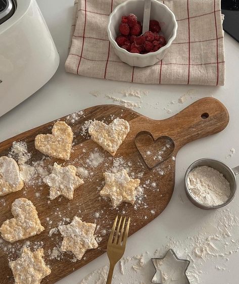 cookies in the making ~ Winter Baking, Happy Belly, Instant Gratification, Christmas Feeling, Christmas Inspo, Aesthetic Photos, Foodie Gifts, Christmas Mood, Winter Aesthetic