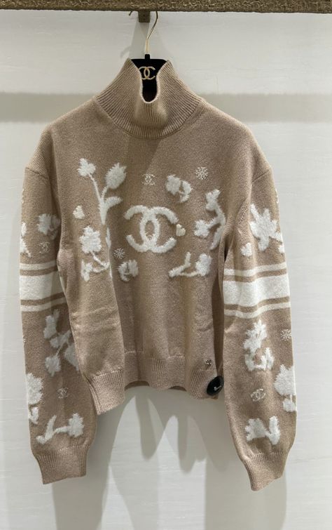 Chanel Jumper, Fashion Shoes Heels, Clothing Pieces, Fashion Shoes, Prada, Jumper, Shoes Heels, Chanel, Wardrobe