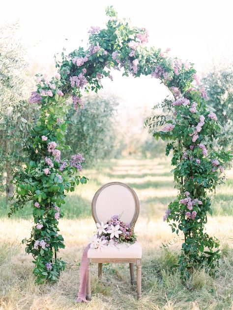 Photography: http://esmeraldafranco.com/ | Floral design: http://www.laurasfloras.com | Read More: https://www.stylemepretty.com/vault/image/6194441 Lilac Wedding Colors, Lavender Wedding Colors, Fall Wedding Arches, Diy Wedding Arch, Lavender Bridesmaid, Wedding Themes Spring, Wedding Arch Rustic, Diy Wedding Backdrop, Lilac Wedding