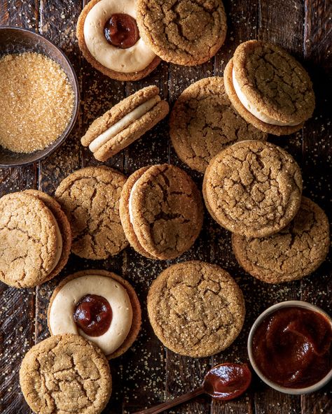 Apple Butter Sandwich Cookies Holiday Sandwich Cookies, Fall Sandwich Cookies, Half Baked Harvest Cookies, Christmas Sandwich Cookies, Sandwich Cookies Recipes, Sandwich Cookie Recipes, Christmas Desserts Ideas, Apple Butter Cookies, Christmas Baked Goods