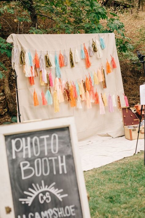 Campsite Wedding, Decor Photobooth, Diy Fotokabine, Boho Chic Party, Coachella Party, Graduation Party Planning, Grad Party Decorations, High School Graduation Party, Diy Photo Booth