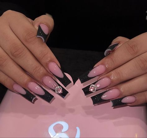 Black Nails With Pink Rhinestones, Nail Inspo Purple And Black, Black French Tip With Pink Base, Black French Tip Nails Pink Base, Glitter French Tips Acrylics, Pink And Black French Tip Nails, Glitter French Tip Acrylic Nails, Black Glitter French Tip Nails, Black Glitter French Tip