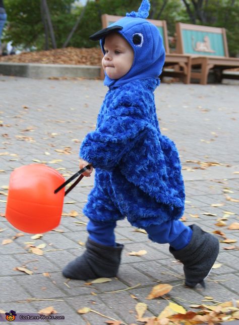 Baby Blue Macaw Costume - 2012 Halloween Costume Contest Toddler Chicken Costume, Homemade Baby Costumes, Macaw Costume, Blue Macaw, Homemade Costume, Homemade Halloween Costumes, Homemade Costumes, Halloween Costume Contest, Toddler Halloween Costumes