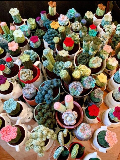 Crochet Items To Sell At Farmers Market, Crochet Buissnes, Popular Crochet Items To Sell, Best Selling Crochet Items, Crochet Crafts To Sell, Crochet Items That Sell Well, Crochet Things To Sell, Crochet Items To Sell, Crochet Booth