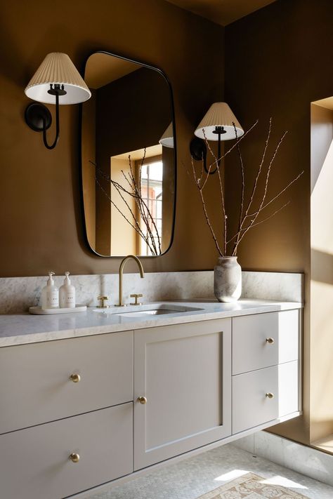 See how designers Addie & Caycee Coffield of family studio Living Proper created a timeless warm homes for their clients filled with fresh accents and details. 1930s Cottage, No Upper Cabinets, Timeless Bathroom, Studio Living, Cottage Home, Upstairs Bathrooms, Boise Idaho, Dining Nook, Interior Photography