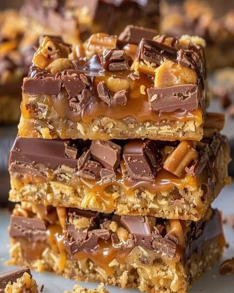 Chocolate Nut Bars, Chocolate Crunch Bars, Carmel Chocolate, Crunch Bars Recipe, Strawberry Filled Donuts, Crunch Bars, Nut Bars, Caramel Crunch, Crunch Bar