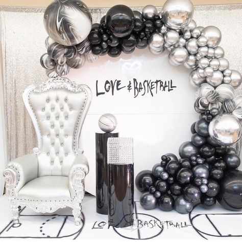 White Party Ideas, Balloons Background, Matric Farewell, Wedding Anniversary Decorations, Balloon Background, Gold Party Decorations, Anniversary Decorations, Black Balloons, Christian Bible Quotes