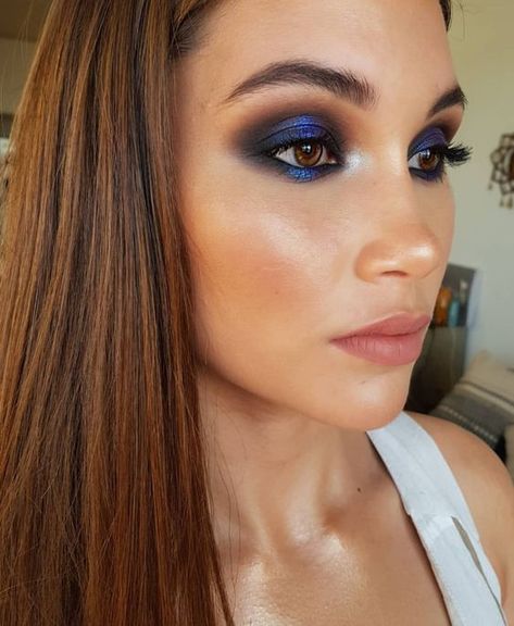 24 Fall Makeup Trends: Shockingly Wearable Makeup Looks For Fall Eyeshadow With Glitter, Make Up Diy, Glitter Smokey Eye, Fall Makeup Trend, Blue Smokey Eye, Wedding Makeup For Brown Eyes, Cute Eye Makeup, Fall Makeup Looks, Makeup Looks For Brown Eyes