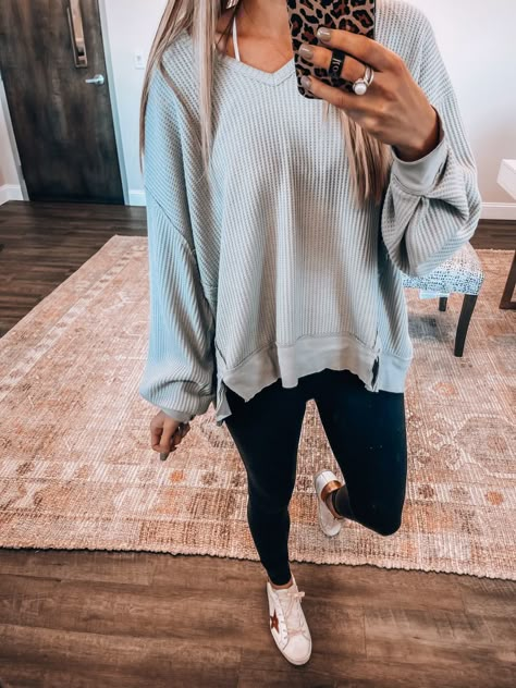 Comfy Fall Outfits Lazy Days Leggings, Simple Leggings Outfit Winter, Lazy Day Winter Outfits, Lazy Fall Outfits Leggings, Fall Rainy Day Outfits Comfy, Mid 20s Outfits, Cozy Fall Outfits With Leggings, Basic Comfy Outfits, Easy Cute Outfits