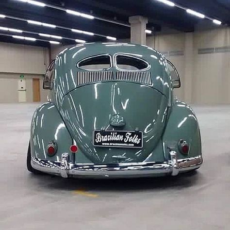 Volkswagen Beetle Vintage, Kombi Motorhome, Sandakan, Vw Sedan, Vw Art, Vw Classic, Old Vintage Cars, Classic Volkswagen, Volkswagen Bug