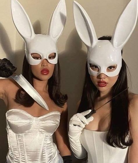 Halloween Duos, Bunny Halloween Costume, Classy Halloween Costumes, Duo Costumes, Hot Halloween Outfits, Rabbit Costume, Bunny Mask, Pretty Halloween Costumes, Duo Halloween Costumes