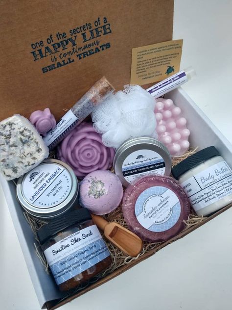 Excited to share the latest addition to my #etsy shop: VIP Lavender Spa Gift Set, Organic Spa Gift Set with Candle, Holiday Spa Gift Box, Spa Gift Set for Women. https://etsy.me/37n0VFe #purple #birthday #christmas #gold #organicspagift #spagiftbox #holidayspagift #spa Mothers Day Spa, Easter Gift Boxes, Lavender Spa, Gifts For New Mothers, Organic Spa, Spa Gift Set, Glam Gifts, Lavender Gifts, Bath Gift Set