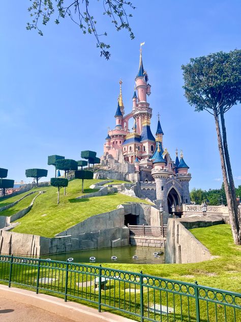 #castle #paris #disneyland Paris Castle, Pink Disney Castle, Disneyland Castle Wallpaper, Disneyland Paris Pink Aesthetic, Castle Disney, Paris Disneyland, Disneyland Paris Castle, Disney Castles, Disneyland Attractions