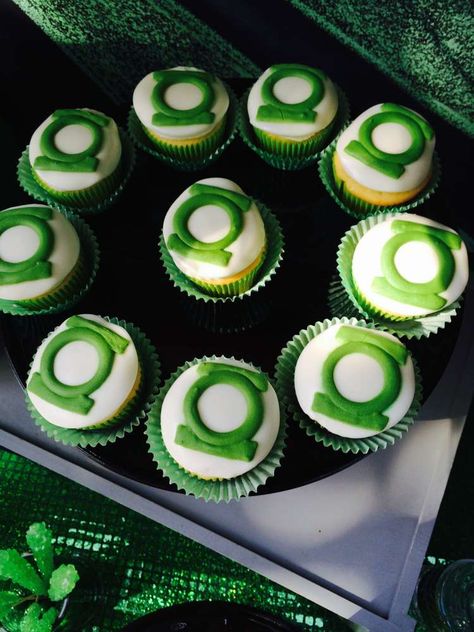 Green Lantern Cake, Green Lantern Party, Superhero Snacks, Green Lantern Dc, Lantern Party, Lantern Ideas, Birthday Board, Superhero Party, Green Arrow