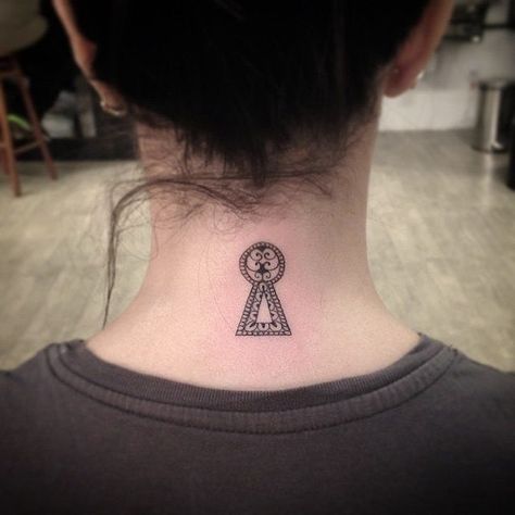 Back-of-the-Neck Tattoo Ideas and Inspiration | POPSUGAR Beauty Keyhole Tattoo, Best Neck Tattoos, Tattoo Spots, Single Line Tattoo, Back Of Neck Tattoo, Simple Tattoo Designs, Different Tattoos, Keyhole Neck, Small Tattoo Designs