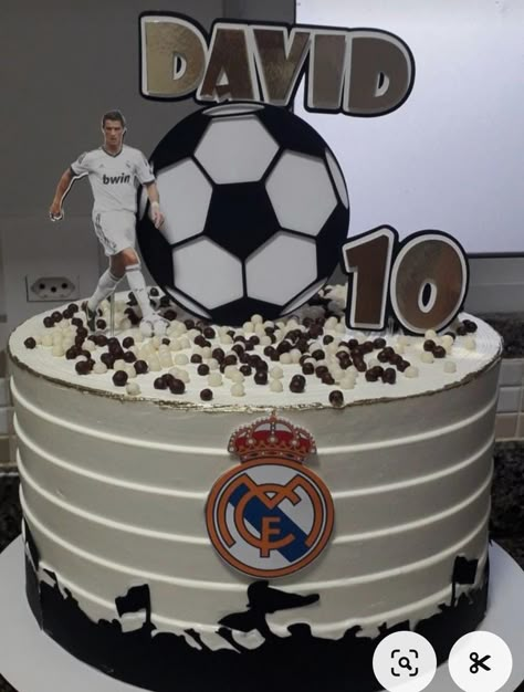 Cr7 Cake Birthday, Cr7 Birthday Party Ideas, Ronaldo Cake Ideas, Pastel Futbol Soccer, Pastel Cr7, Ronaldo Cake Birthdays, Cristiano Ronaldo Cake Ideas, Ronaldo Theme Cake, Cristiano Ronaldo Birthday Cake