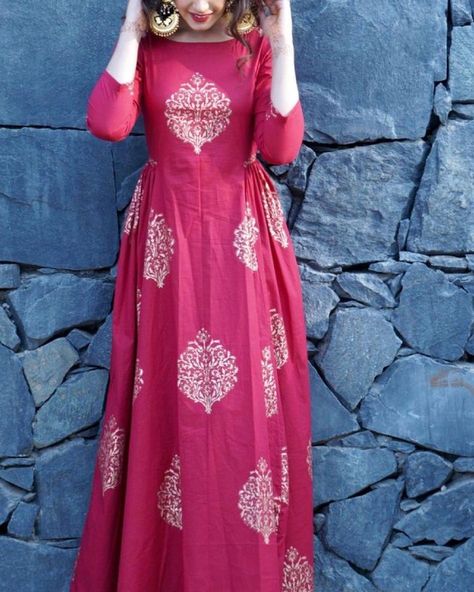 Long frock type kurti trendy fashion wear Summer collection Design Kurta, Chique Outfit, Sewing Dress, Long Kurti Designs, Salwar Kamiz, Indian Gowns Dresses, Kurti Designs Party Wear, Kurta Designs Women, Ethnic Dress