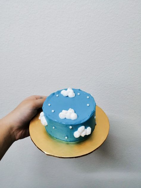 #bentocake #cloud Cloud Cake Aesthetic, Cake With Clouds, Cloud Aesthetic, Cloud Theme, Cloud Cake, Cloud Decoration, Cute Bento, Mini Cakes Birthday, Bento Cake