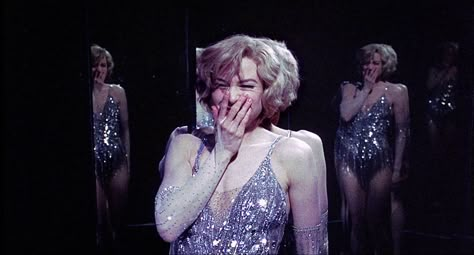 Chicago Movie Stills, Roxie Hart Aesthetic, Chicago Musical Aesthetic, Chicago 2002, Chicago Movie, Roxie Hart, Chicago Musical, Renée Zellweger, Music Cartoon