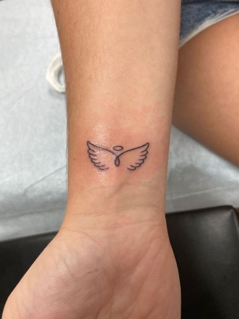 Angel tattoo #tinytattoos #tattoosforwomen #tattoos Tiny Tattoos For Women, Tato Minimal, Tato Henna, Petite Tattoos, Bff Tattoos, Dope Tattoos For Women, Cute Tattoos For Women, Classy Tattoos, Discreet Tattoos