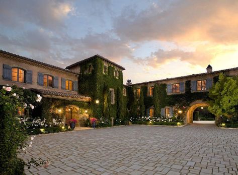 The Chateau of Riven Rock, Montecito On Sale for $49,5 Million - eXtravaganzi Princ Harry, Harry Meghan, Rich Home, Principe Harry, Mansions For Sale, The Chateau, Dream House Exterior, Tea House, Maine House