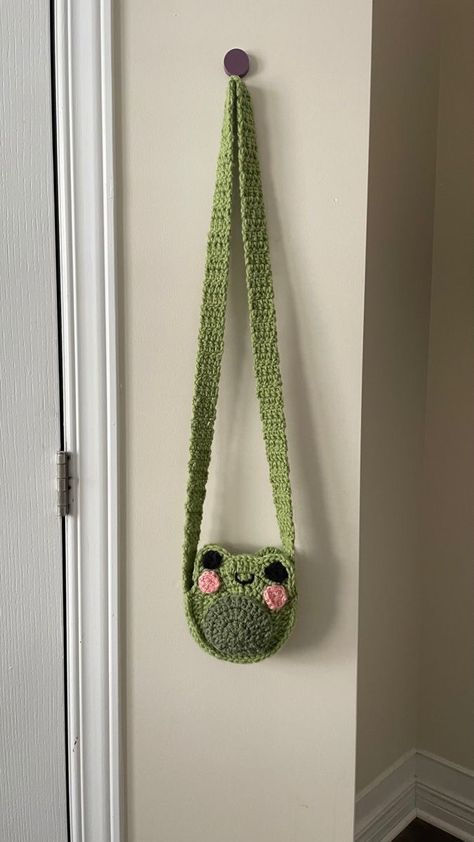 Frog Pouch Crochet, Frog Bag Crochet, Trending Summer Nails 2023, Trending Winter Nails, Knitted Aesthetic, Cute Crochet Frog, Trending Acrylic Nails, Knit Aesthetic, Sling Bag Crochet