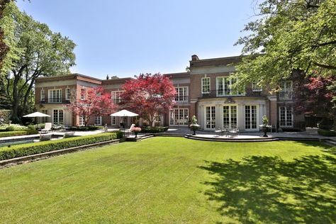 Charming Toronto Mansion Hits The Market for $22 Million Toronto Mansion, Farmhouse Exterior Colors, Sauble Beach, Toronto Houses, Toronto Neighbourhoods, Best Status, Status Symbol, Georgian Bay, Prince Edward County