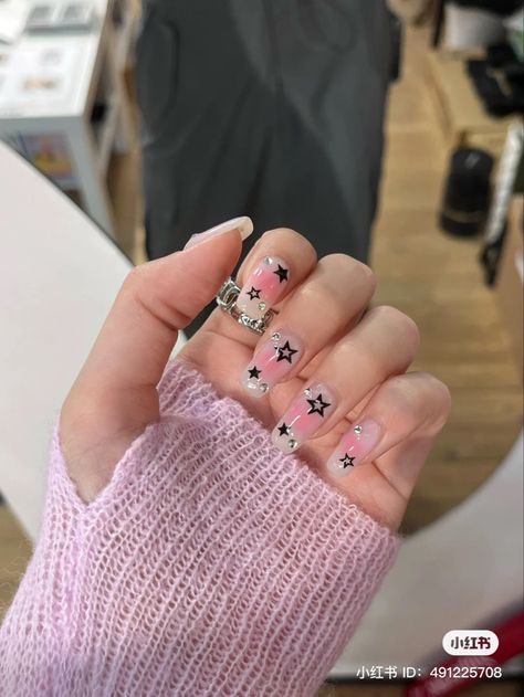 Nail Art Aesthetic, Aesthetic Nail Art, Nagel Stamping, Hello Kitty Nails Art, Nail Aesthetic, Aesthetic Nail, 2023 Nail, Green Acrylic Nails, Hippie Nails