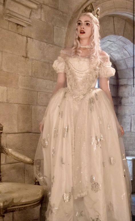 Snow Queen Alice In Wonderland, White Queen Alice In Wonderland Dress, White Witch Alice In Wonderland, Alice In Wonderland Queen White, Anne Hathaway White Queen, Alice In Wonderland Costume White Queen, White Queen Alice In Wonderland Makeup, The White Queen Costumes, Alice In Wonderland Prom Dress